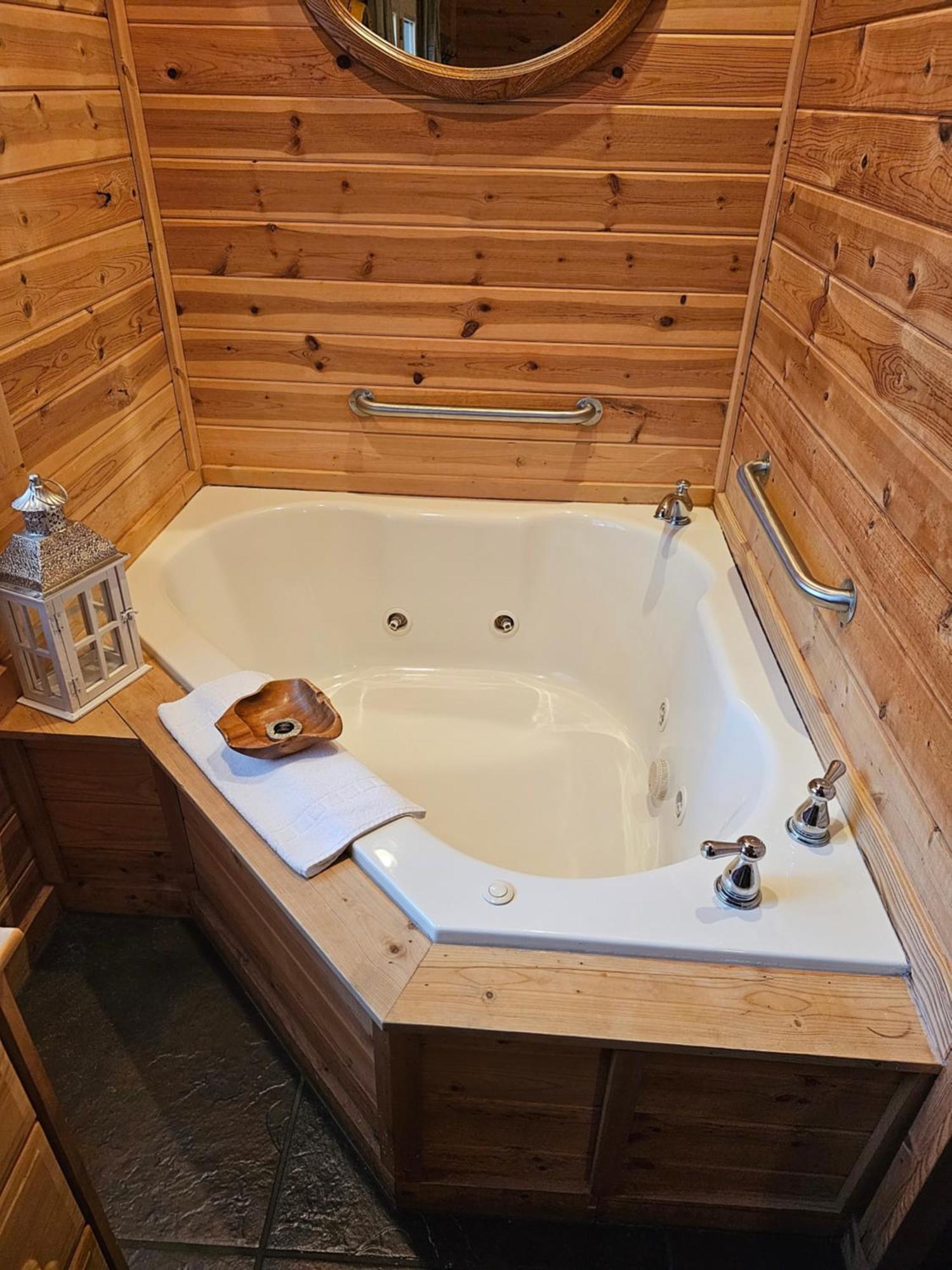 5 Min To Beaver Lake-King Bed-Fire Pit-Jetted Tub #4 Eureka Springs Dış mekan fotoğraf